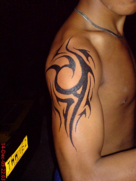 Black Tribal Wave Tattoo On Right Half Sleeve