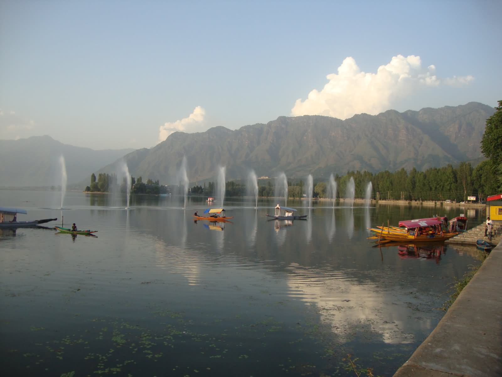 Dal Lake In Srinagar