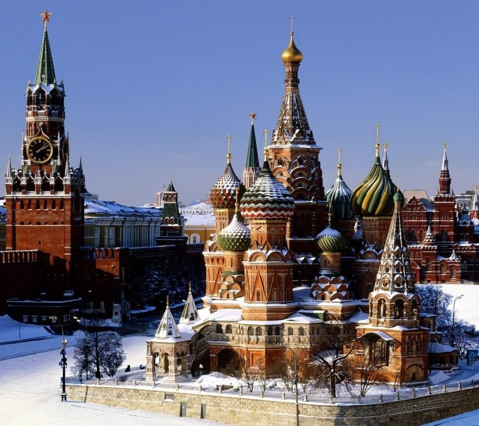 Moscow Kremlin With Snow Picture