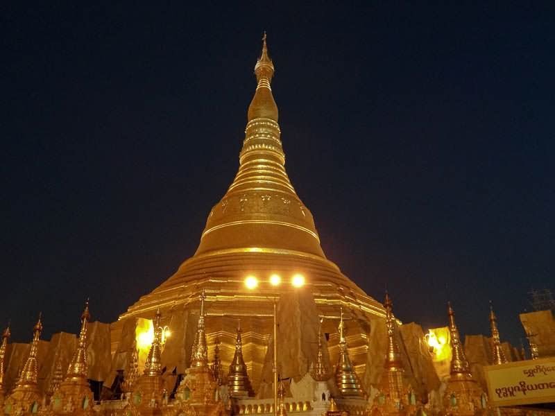 Shwedagon Pagoda At Night Picture