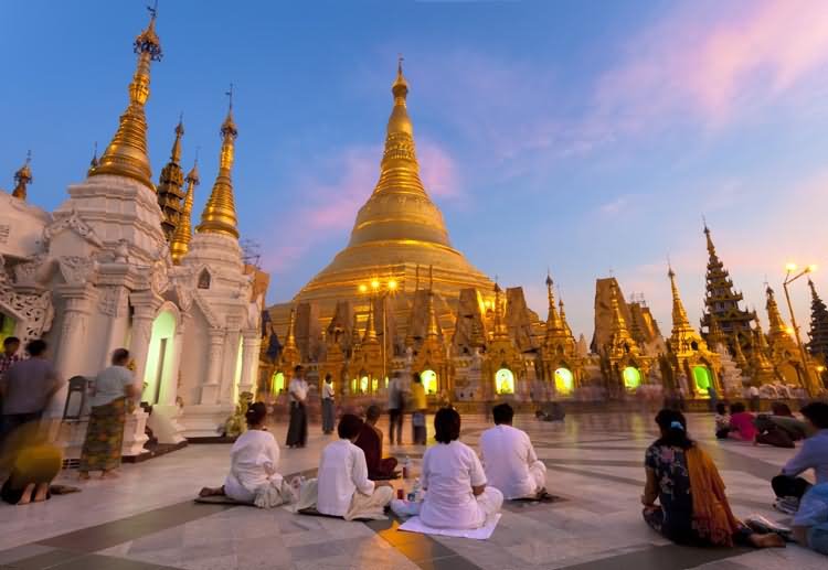 Shwedagon Pagoda Evening Time View