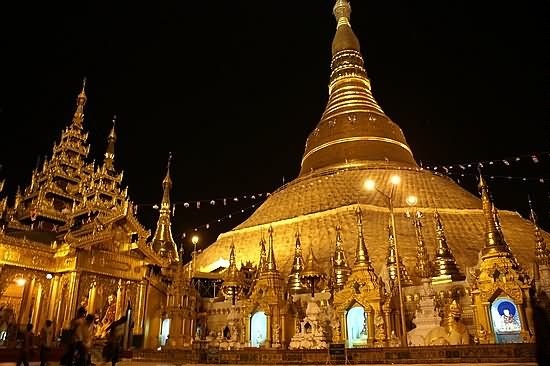Shwedagon Pagoda Looks Adorable With Yellow At Night
