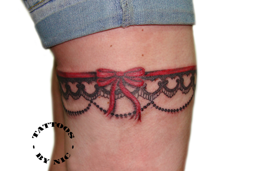Simple Lace Garter Tattoo On Side Thigh