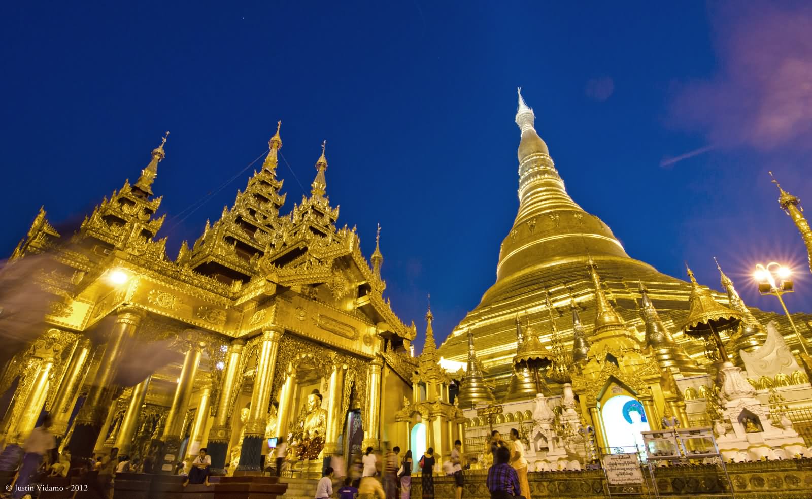 The Shwedagon Pagoda View From Below