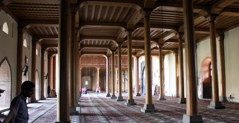 Columns Hall Inside The Jamia Masjid