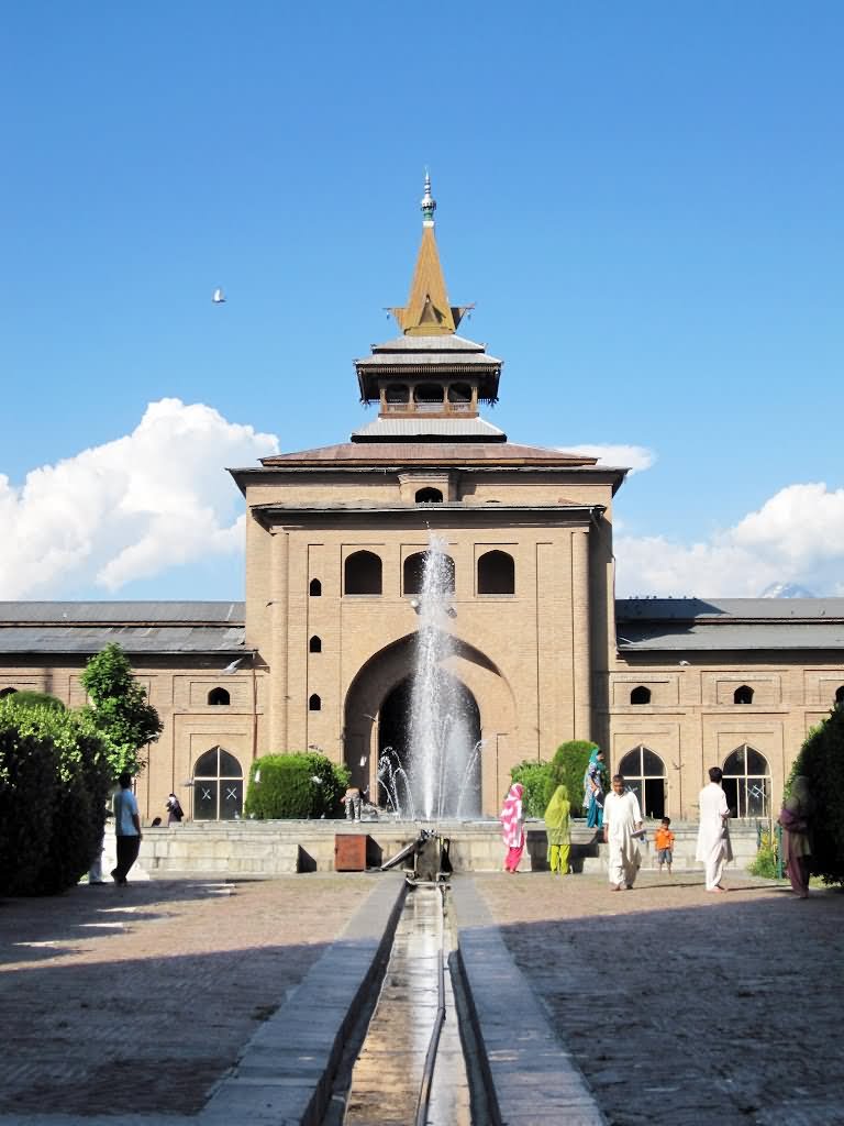 Fountain At The Jamia Masjid