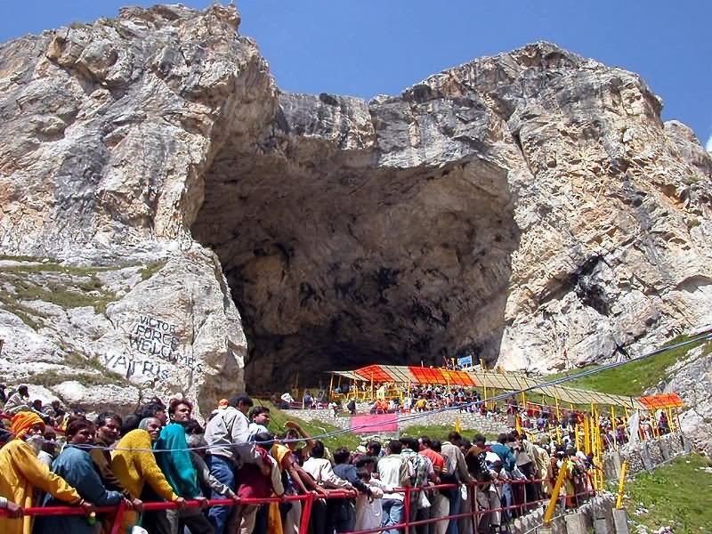 Large Number Of Devotees On The Way To Amarnath Cave