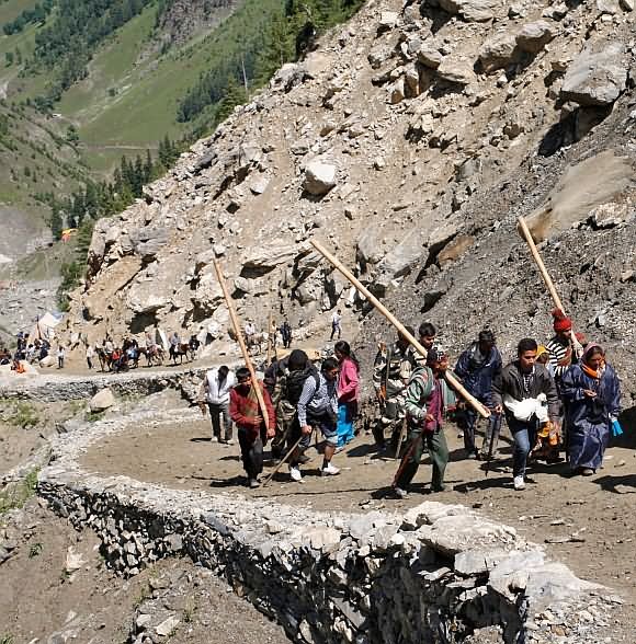 Pilgrims Trekking Their Way To The Amarnath Cave Shrine