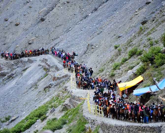 Pilgrims Proceed Towards The Holy Amarnath Shrine From Baltal Route