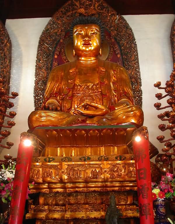 Adorable Golden Statue Inside The Jade Buddha Temple