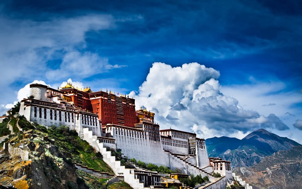 Adorable Picture Of The Potala Palace In Tibet, China