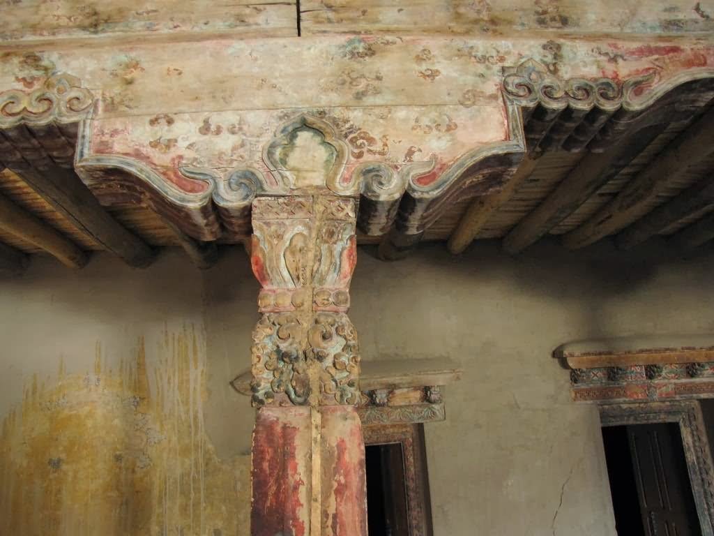Beautiful Architecture Column Inside The Leh Palace