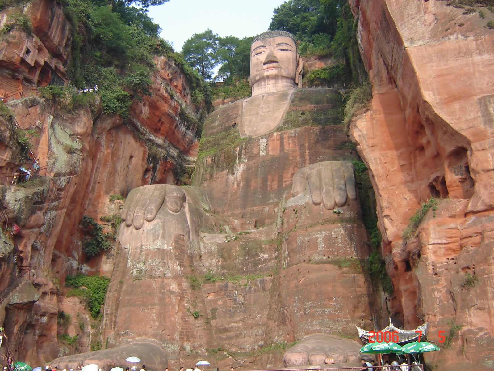 Beautiful Picture Of The Giant Buddha Statue In Leshan, China