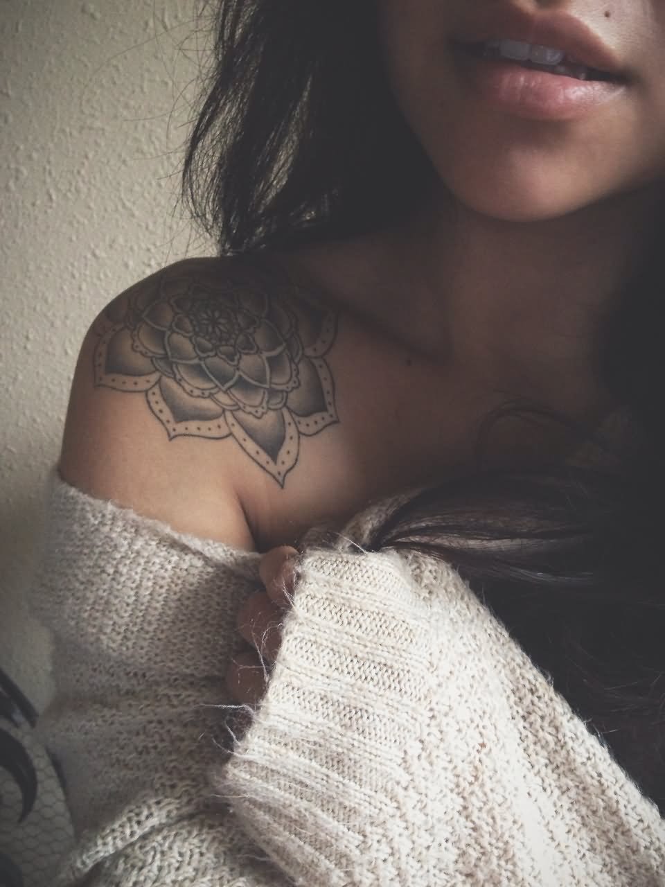 Black And Grey Mandala Shoulder Tattoo For girls