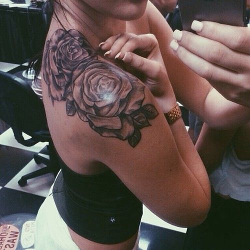 Black And Grey Roses Tattoo On Upper Right Back