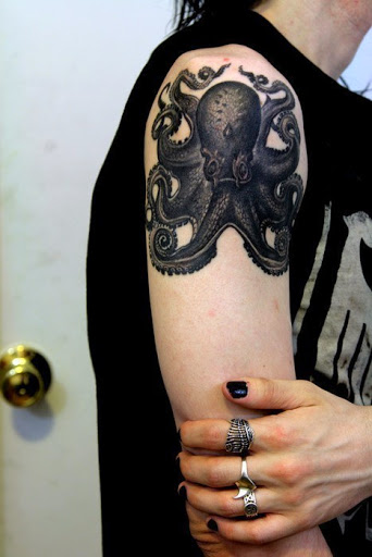 Black Octopus Tattoo On Right Shoulder For Girls