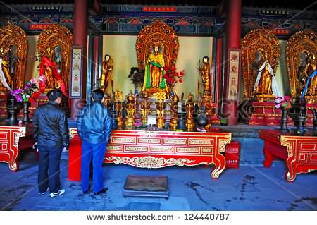 Buddhist Worship Buddha Insdie The Yonghe Temple