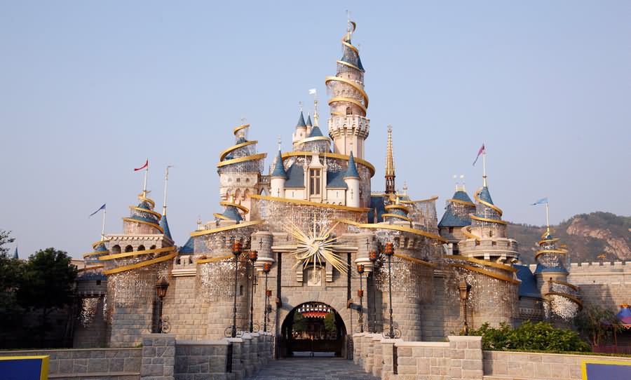 Disneyland Hong Kong Front Picture