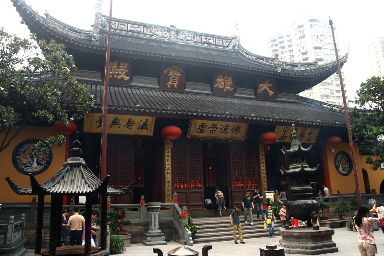 Entrance Of The Jade Buddha Temple