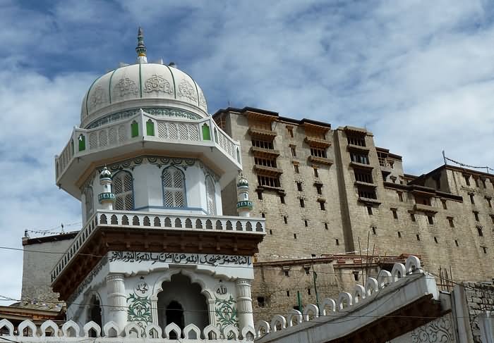 Leh Palace And Mosque View Image