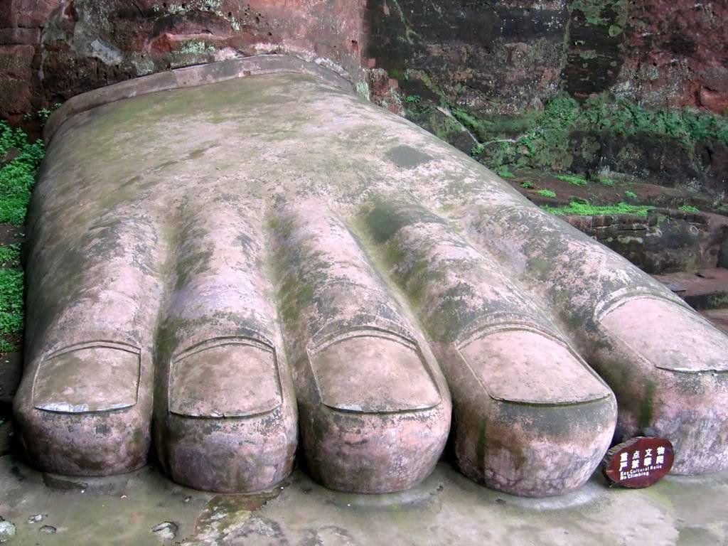 Leshan Giant Buddha Foot Closeup Picture