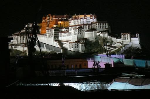 The Potala Palace In Lhasa Night View