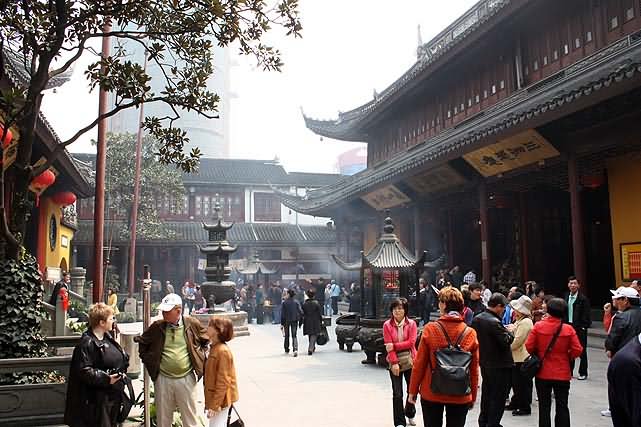 Tourists Inside The Jade Buddha Temple, Shanghai
