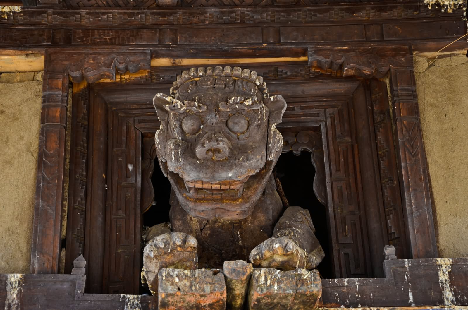 Wooden Sculpture At The Entrance Of The Leh Palace