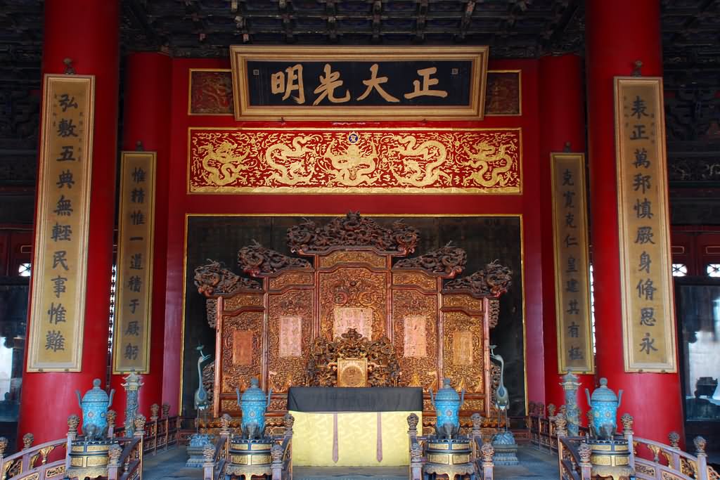 Yonghe Temple Interior View