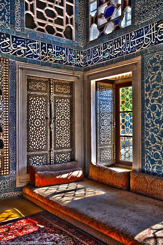 Adorable Architecture Inside The Topkapi Palace, Istanbul