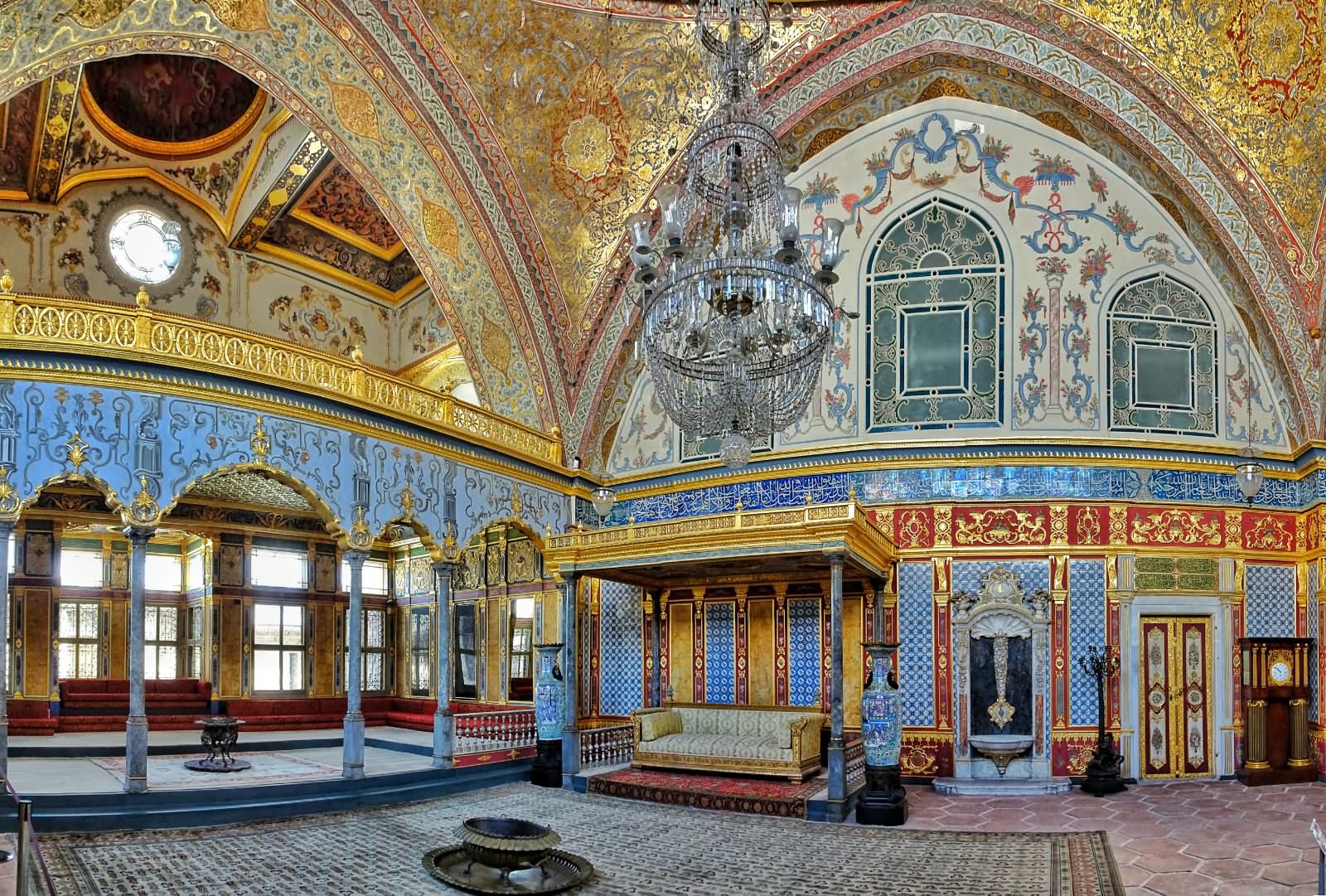 Beautiful Architecture Inside The Topkapi Palace, Istanbul