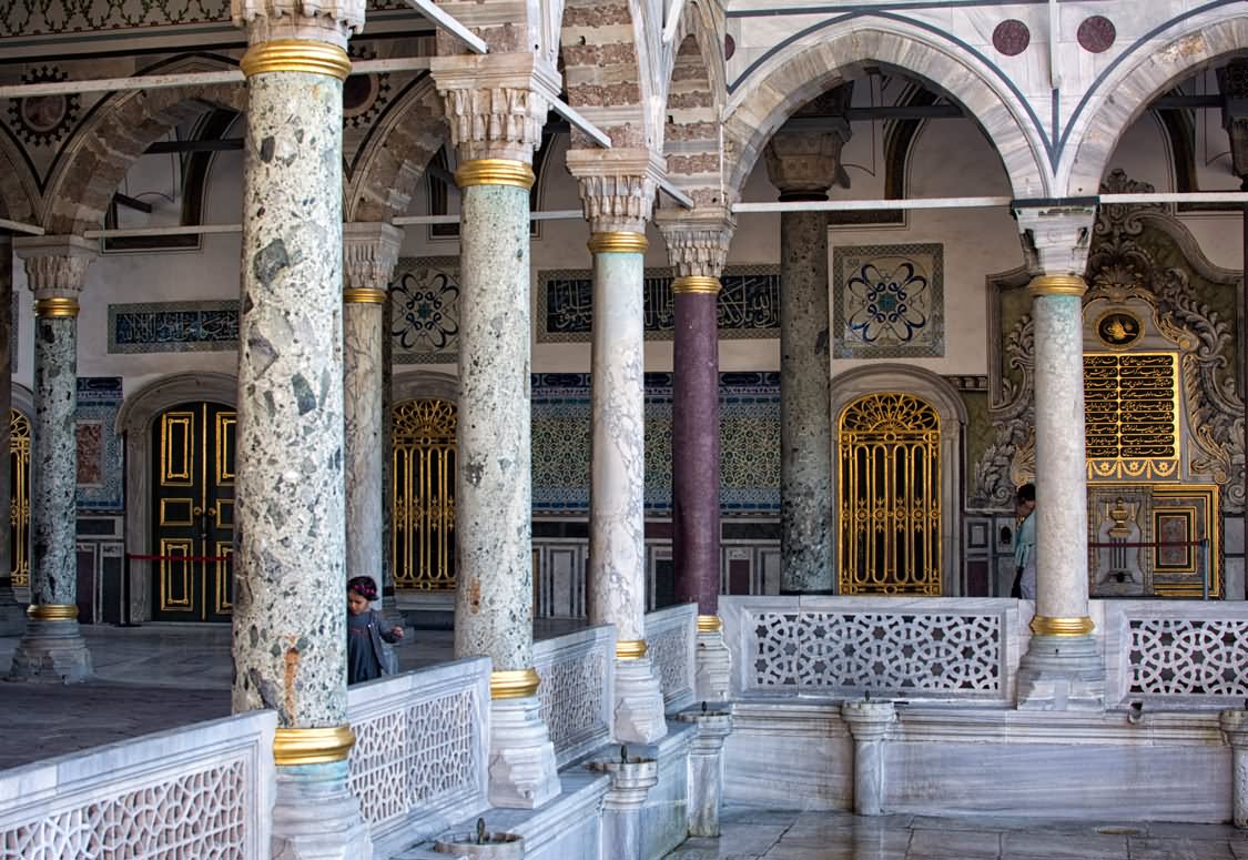 Beautiful Stonework Inside The Topkapi Palace, Istanbul