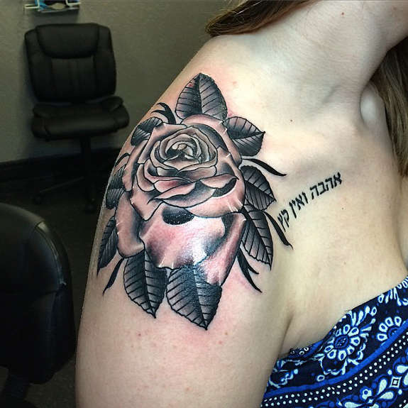 Black And Grey Flower Tattoo On Girl Right Shoulder Cap