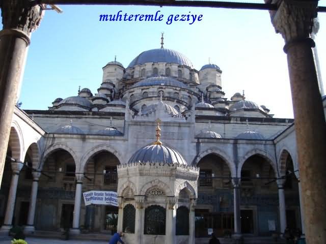 Courtyard Inside The Yeni Cami Mosque