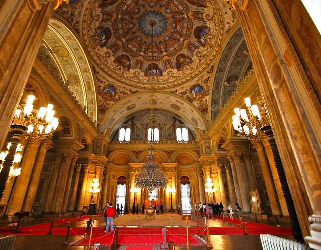 Incredible Interior View Of The Dolmabahce Palace