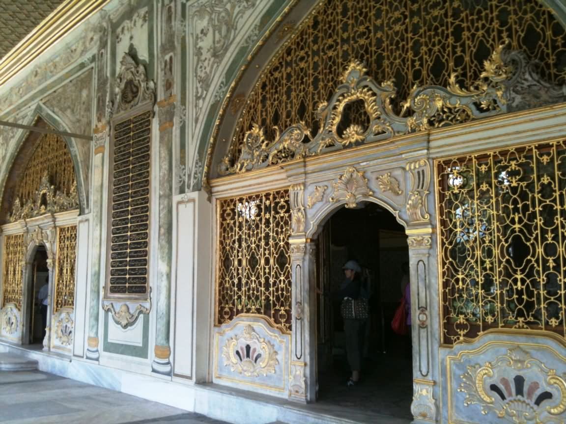 Inside The Topkapi Palace In Istanbul