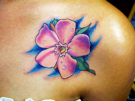 Nice Shoulder Flower Tattoo