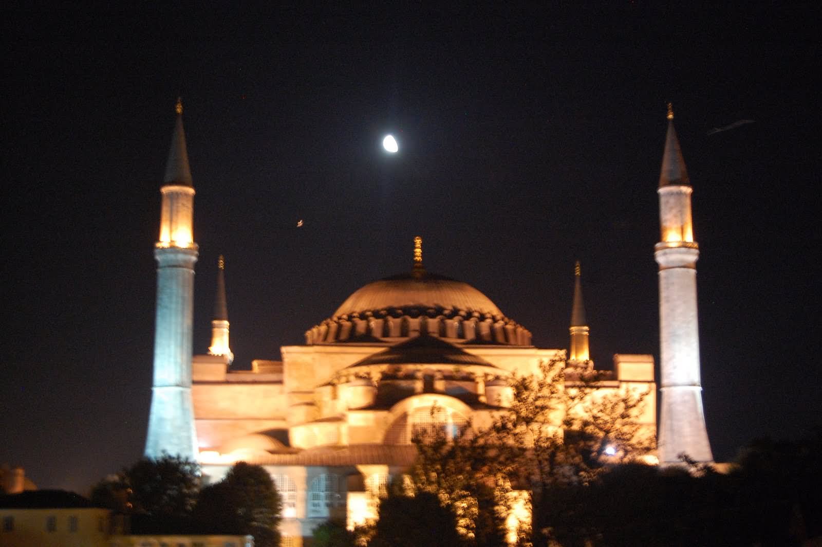 Night Picture Of The Hagia Sophia With Moon