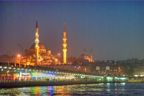 Night View of Yeni Cami