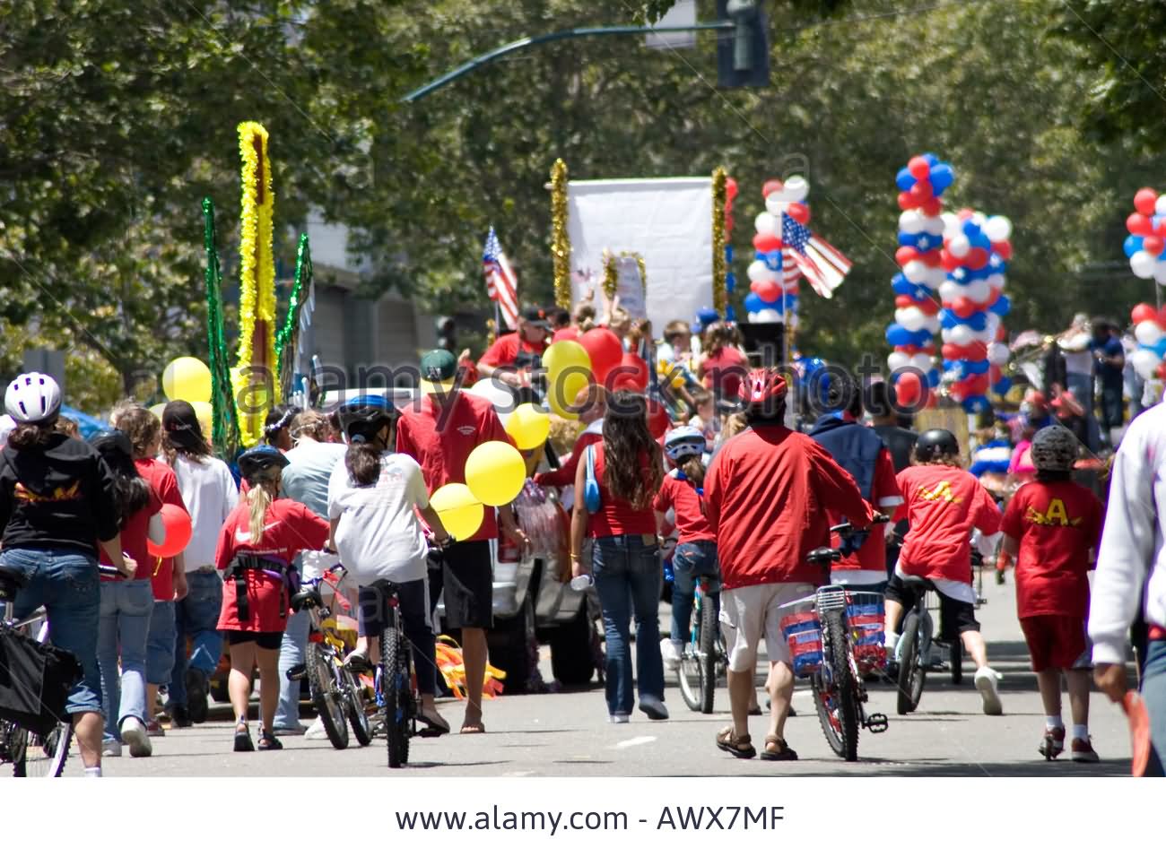 People Taking Part In USA Independence Day Parade Picture