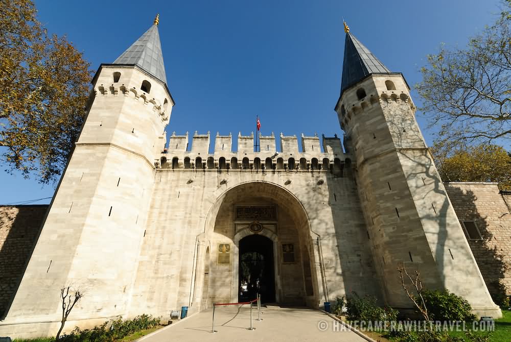 The Fortified Main Gate To The Topkapi Palace The Gate Of Salutation
