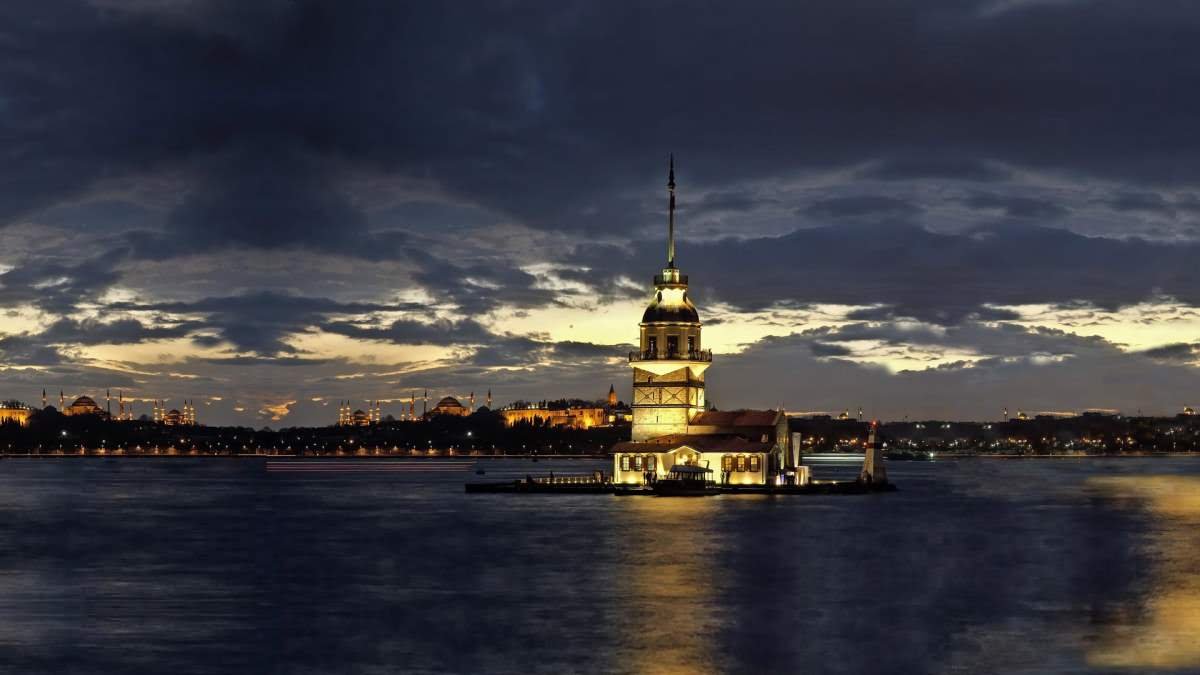 The Maiden's Tower Looks Amazing With Black Clouds