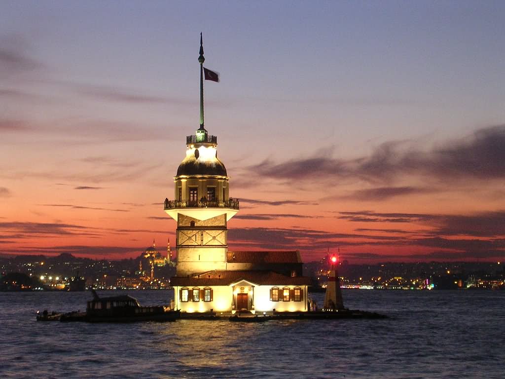The Maiden's Tower Looks Amazing With Night Lights