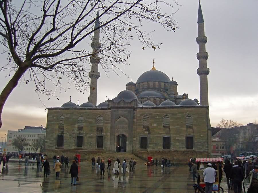 The Yeni Cami View After Raining