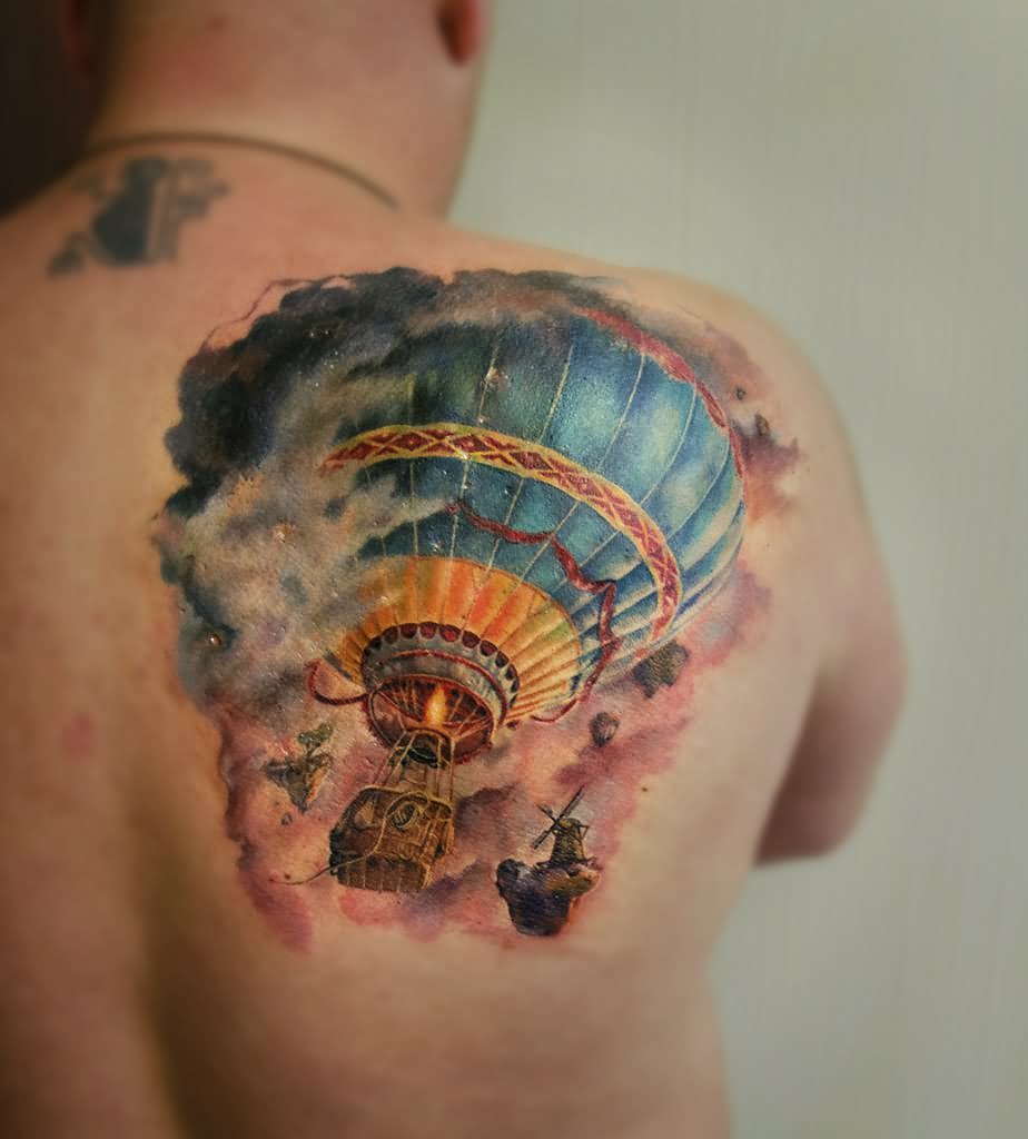 3D Hot Balloon Tattoo On Right Back Shoulder