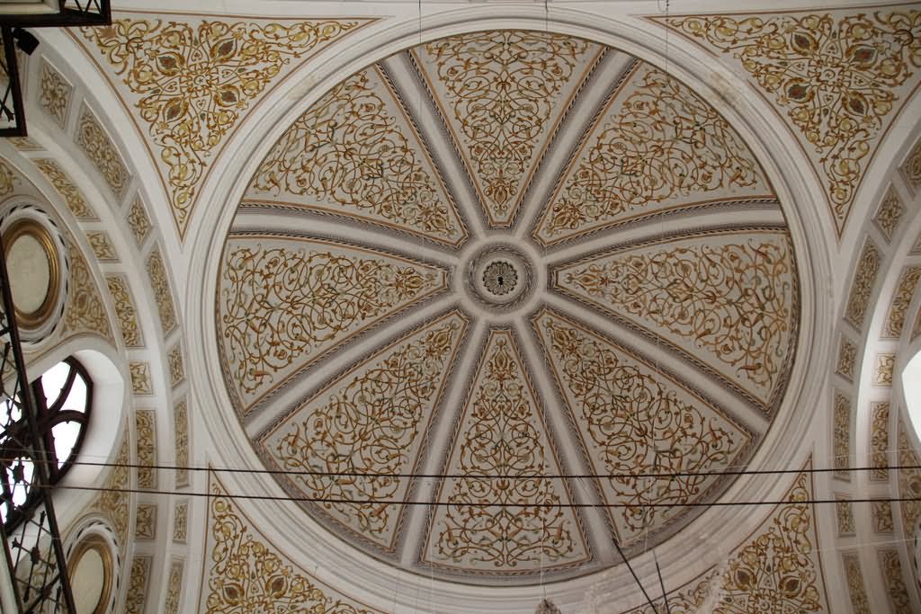 Incredible Dome Of The Yeni Cami Inside View Image