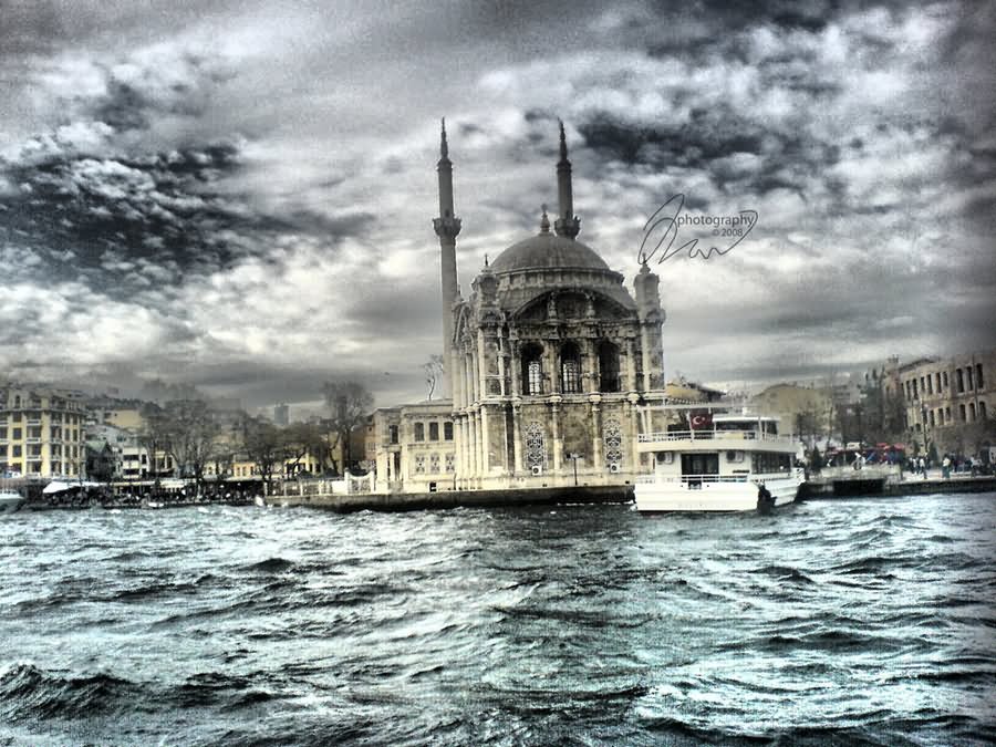 Incredible Picture Of The Ortakoy Mosque In Istanbul