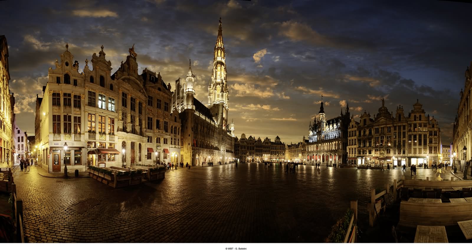The Grand Place Night View In Brussels
