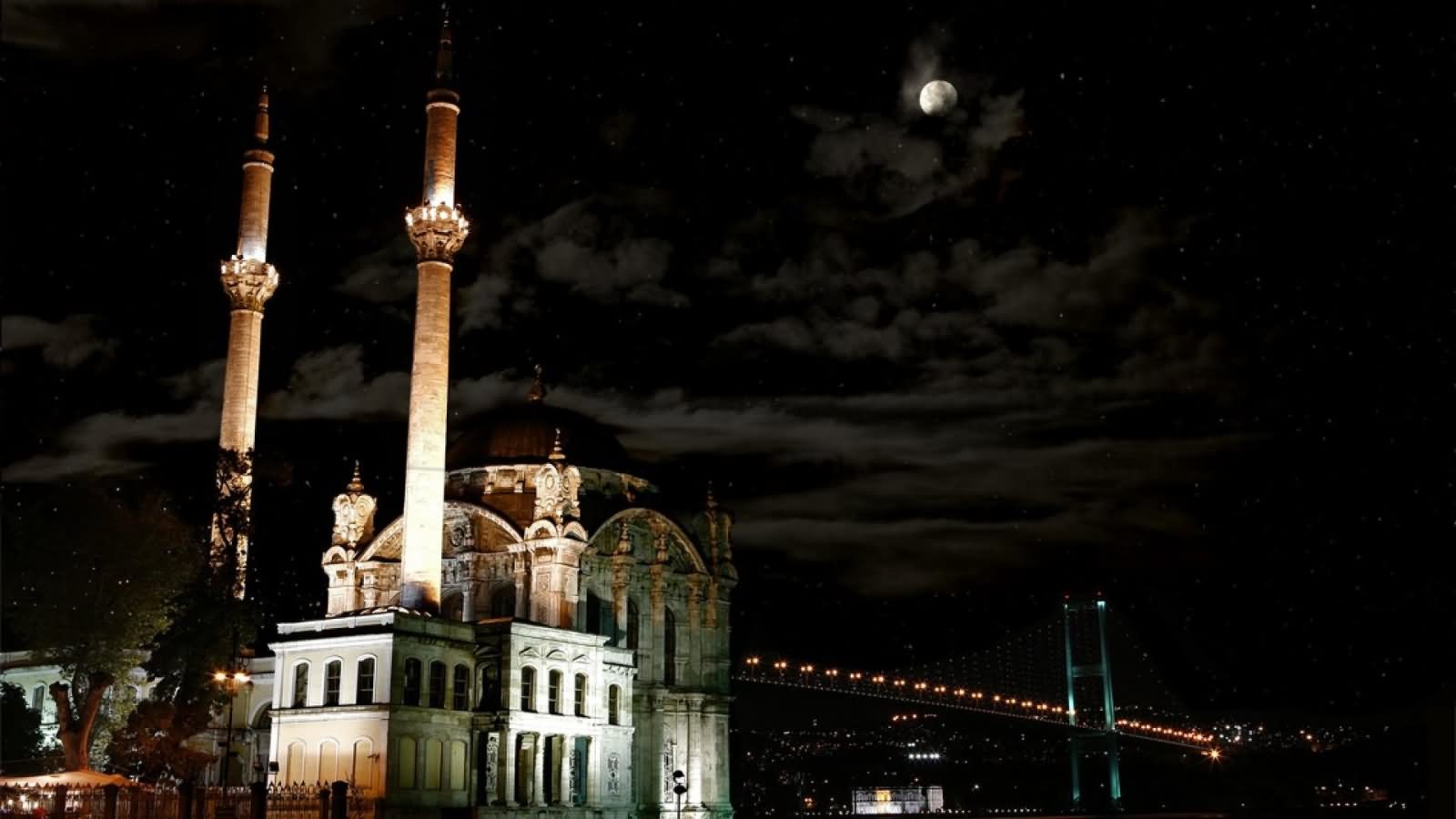 The Ortakoy Mosque Looks Adorable At Night With Moon
