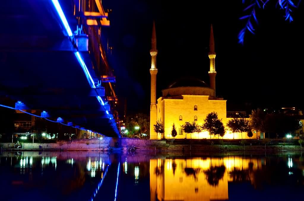 The Yeni Cami In Istanbul Lit Up At Night